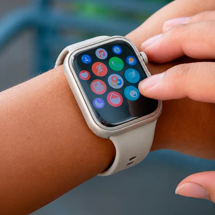 Smartwatch HONOR Watch X5i con Pantalla AMOLED de 1.97" Resistencia al Agua 1ATM, Autonomía de hasta 3 Semanas, App HONOR Health, Compatible con iOS y Android - White
